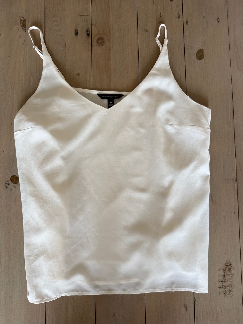 Banana Republic Cream Satin V-Neck Camisole Womens M Never Worn
